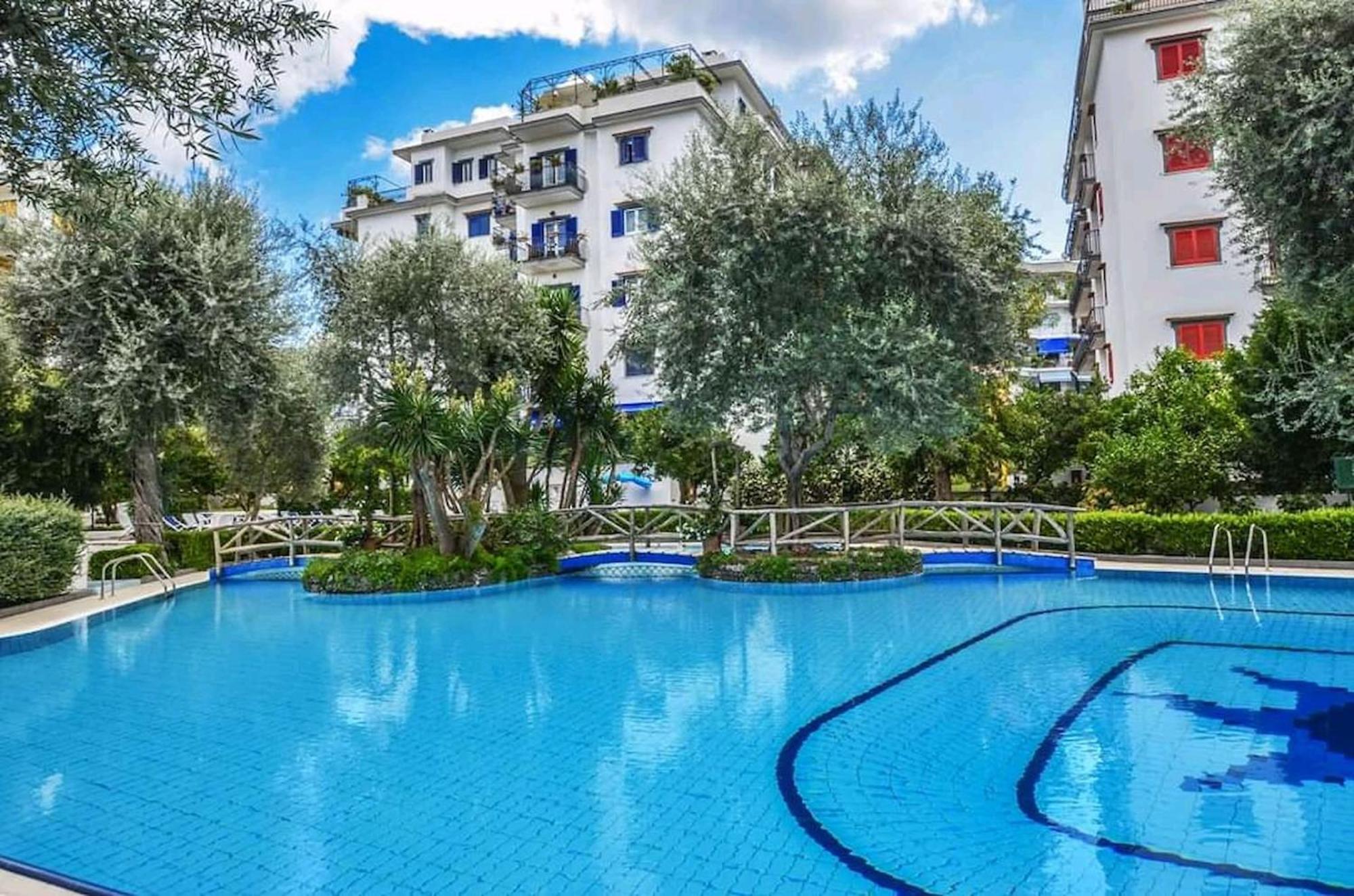 Sorrentovibes - Modern With Terrace, Swimming Pool&tennis * Sorrent