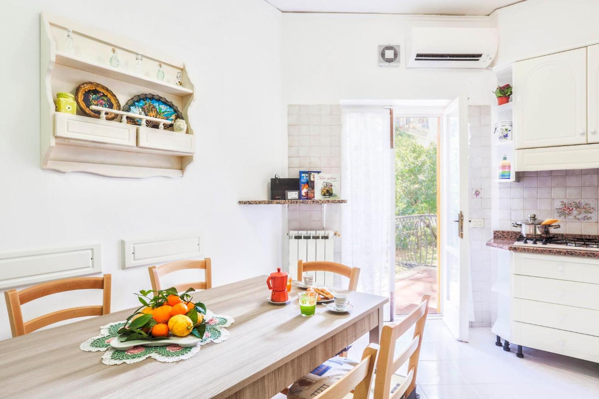 Apartment Sorrentovibes - Modern With Terrace, Swimming Pool&tennis Sorrent