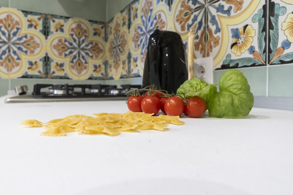 Sorrentovibes - Modern With Terrace, Swimming Pool&tennis Sorrent